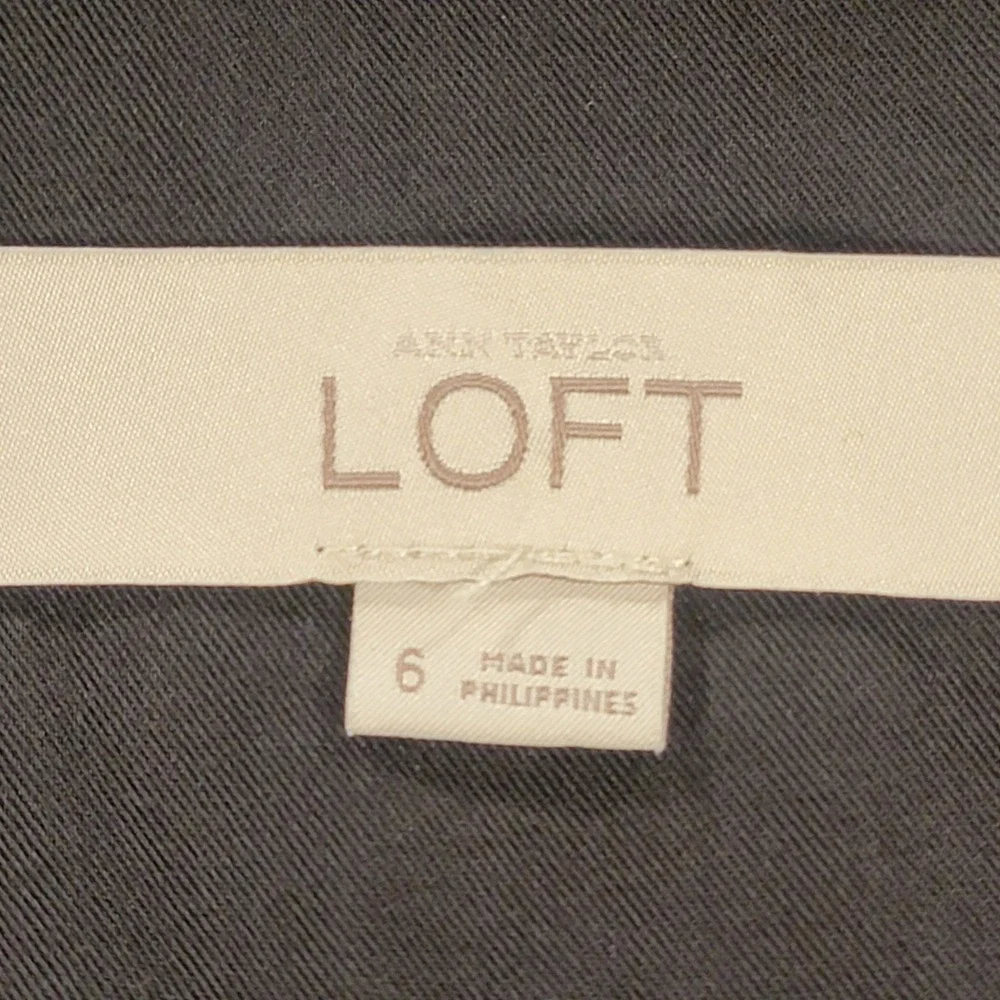 LOFT Pleated Dress Shorts High Rise Side Zip Black Women's Size 6 Preppy Casual
